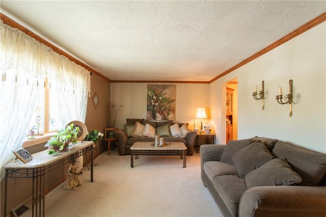 905 Roosevelt Avenue, Aliquippa, PA 15001