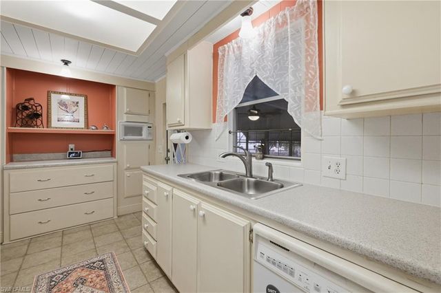 613 Pine Grove CT, North Fort Myers, FL 33917