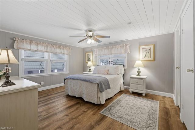 613 Pine Grove CT, North Fort Myers, FL 33917