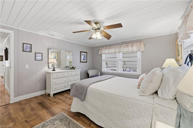 613 Pine Grove CT, North Fort Myers, FL 33917