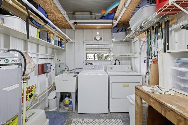 613 Pine Grove CT, North Fort Myers, FL 33917