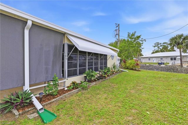 613 Pine Grove CT, North Fort Myers, FL 33917