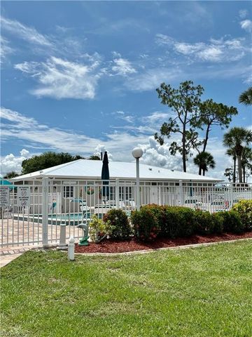 613 Pine Grove CT, North Fort Myers, FL 33917