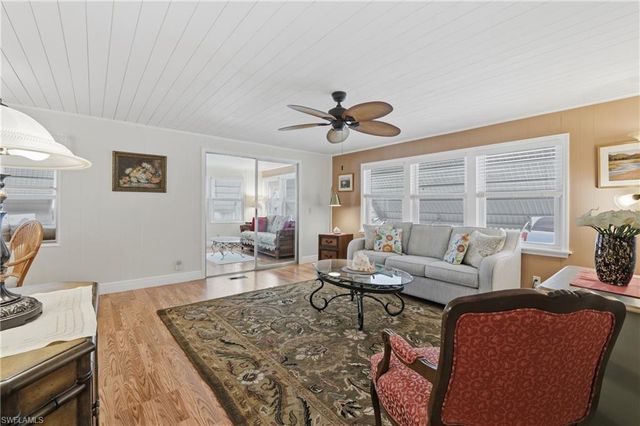 613 Pine Grove CT, North Fort Myers, FL 33917