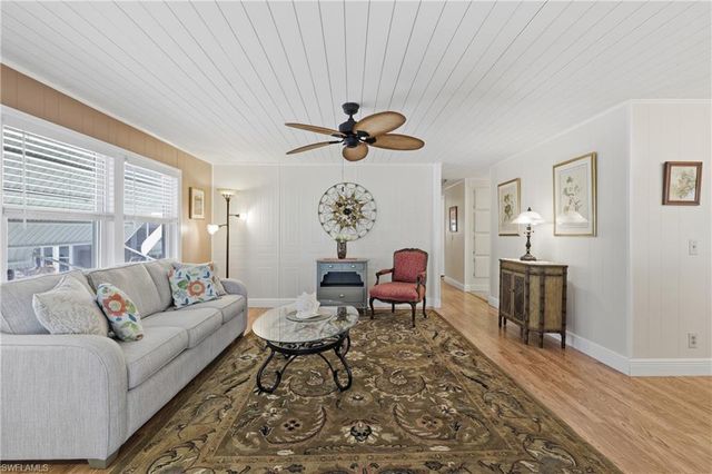 613 Pine Grove CT, North Fort Myers, FL 33917