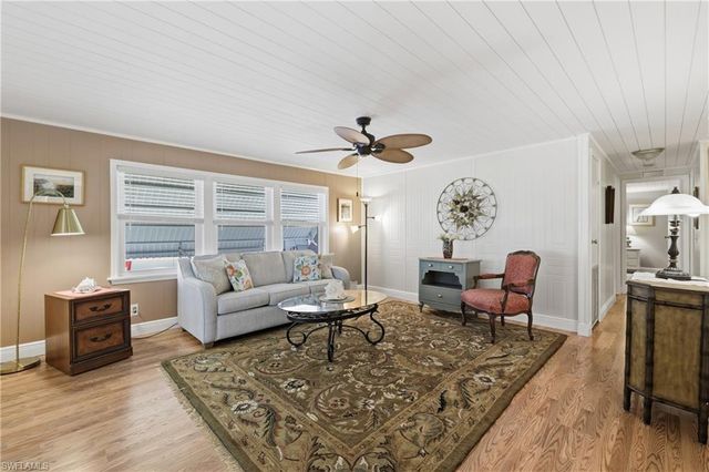 613 Pine Grove CT, North Fort Myers, FL 33917