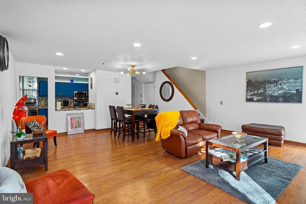 Image 8 of property listing at 2363 NUTMEG, Baltimore, MD 21209