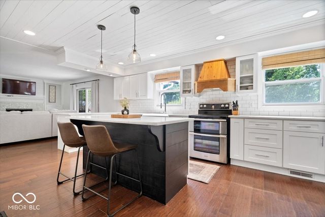 570 S Harbour, Noblesville, IN 46062
