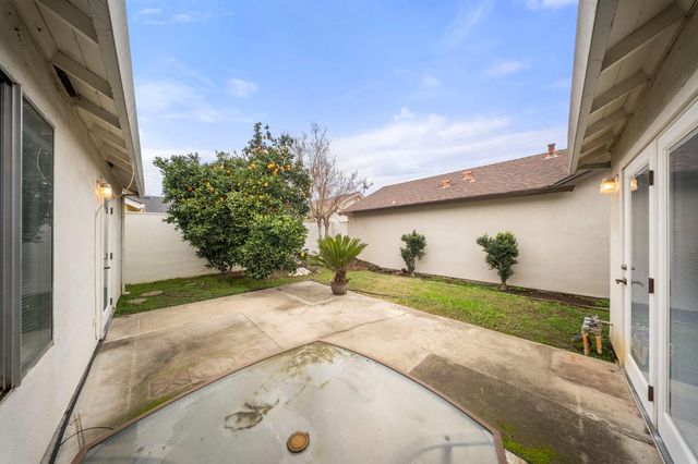 1929 Middelburg Ct, Modesto, CA 95356