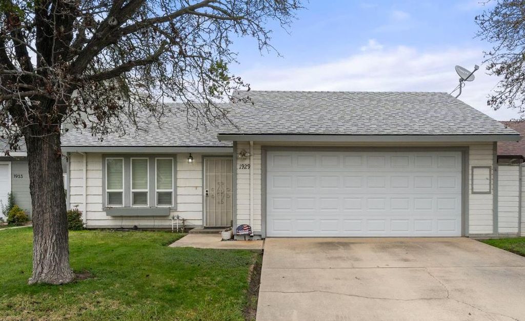 1929 Middelburg Ct, Modesto, CA 95356