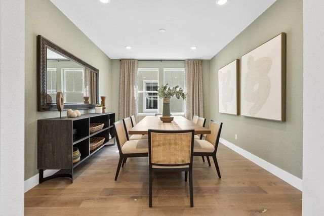 8427 Kyler Rd, Elk Grove, CA 95757