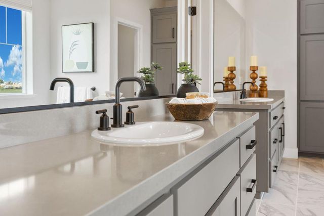 8427 Kyler Rd, Elk Grove, CA 95757