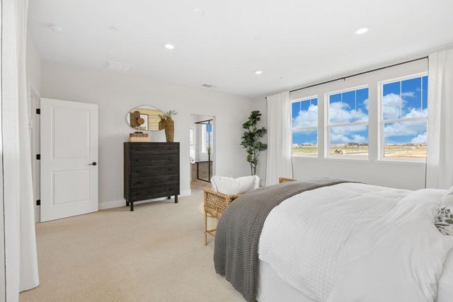 8427 Kyler Rd, Elk Grove, CA 95757