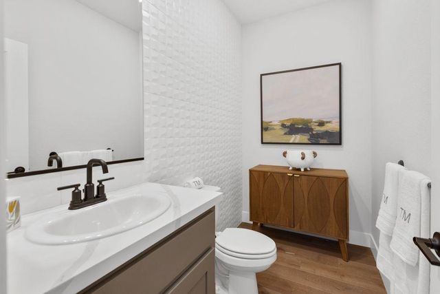 8427 Kyler Rd, Elk Grove, CA 95757