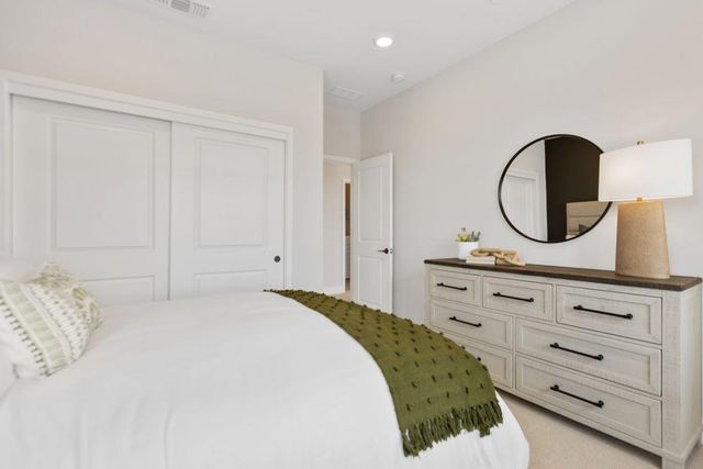 8427 Kyler Rd, Elk Grove, CA 95757
