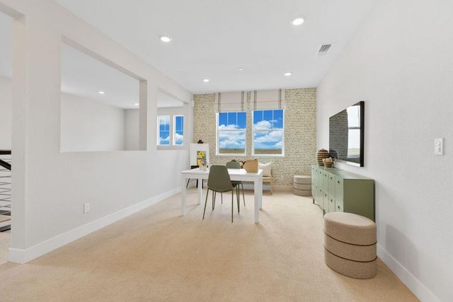 8427 Kyler Rd, Elk Grove, CA 95757