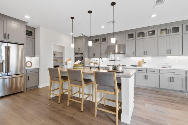 8427 Kyler Rd, Elk Grove, CA 95757