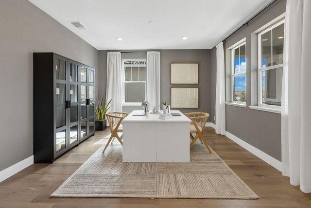 8427 Kyler Rd, Elk Grove, CA 95757