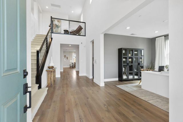 8427 Kyler Rd, Elk Grove, CA 95757