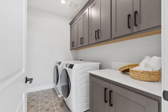 8427 Kyler Rd, Elk Grove, CA 95757