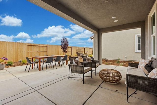 8427 Kyler Rd, Elk Grove, CA 95757