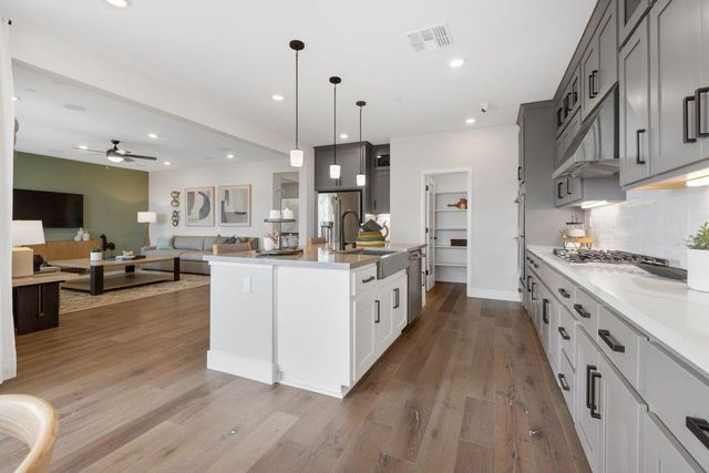 8427 Kyler Rd, Elk Grove, CA 95757
