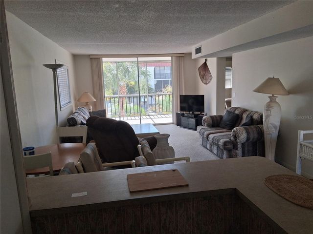 10540 77TH TERRACE 210, Seminole, FL 33772