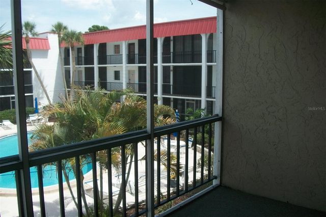 10540 77TH TERRACE 210, Seminole, FL 33772