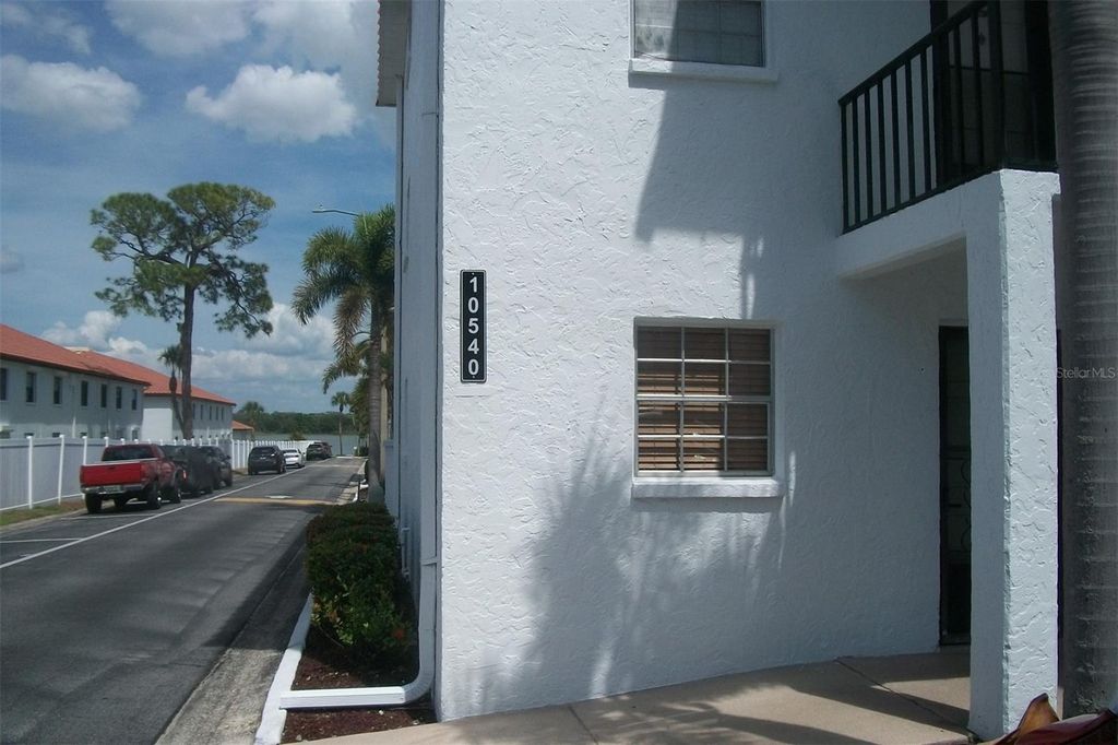 10540 77TH TERRACE 210, Seminole, FL 33772