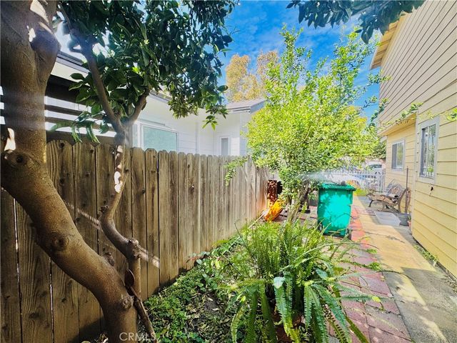 812 E 8th Street, Long Beach, CA 90813