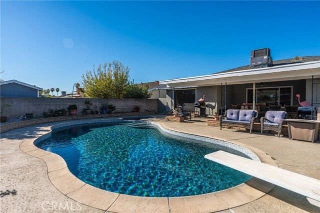 839 S Aspen, Bloomington, CA 92316