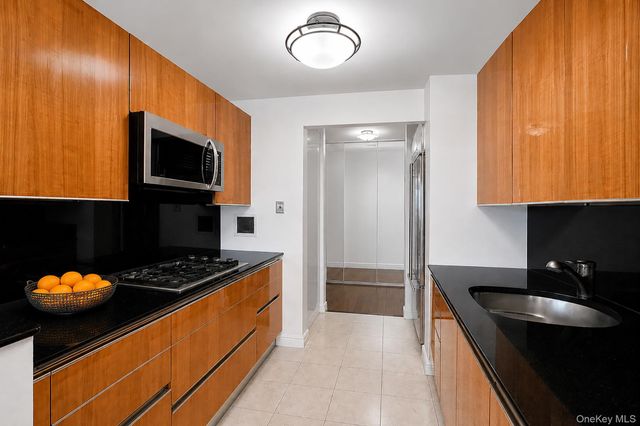 112-01 Queens Boulevard 21B, Forest Hills, NY 11375