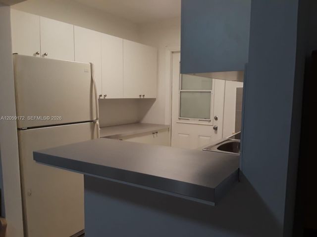 5647 Hayes St A, Hollywood, FL 33021