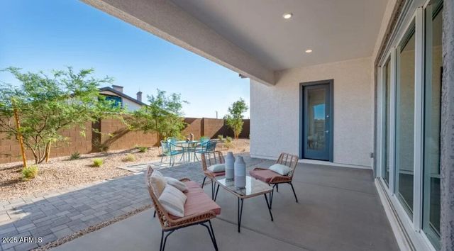15048 W DESERT HOLLOW Drive, Surprise, AZ 85387