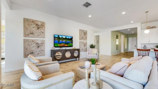 15048 W DESERT HOLLOW Drive, Surprise, AZ 85387