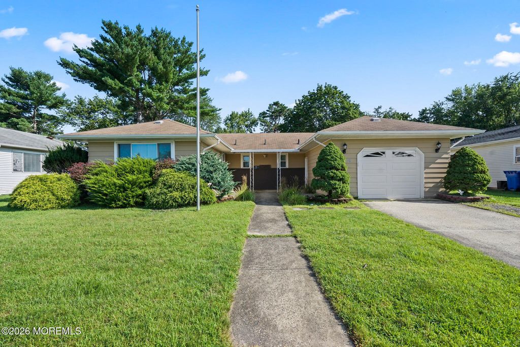 218 Fort De France Avenue, Toms River, NJ 08757
