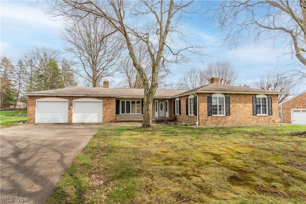 210 Cypress Avenue, Louisville, OH 44641