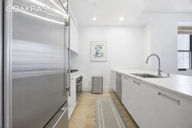 71 Nassau St Apt 13C, New York City, NY 10038