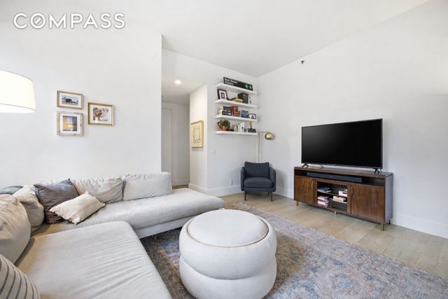 71 Nassau St Apt 13C, New York City, NY 10038