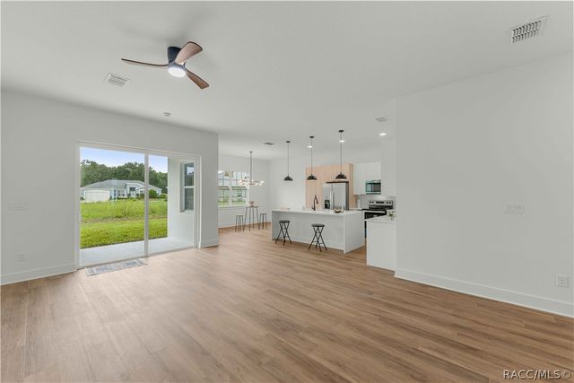 162 W Romany Loop, Beverly Hills, FL 34465