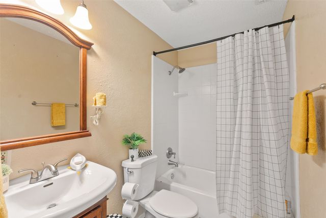 7200 Astoria Court, Watauga, TX 76148