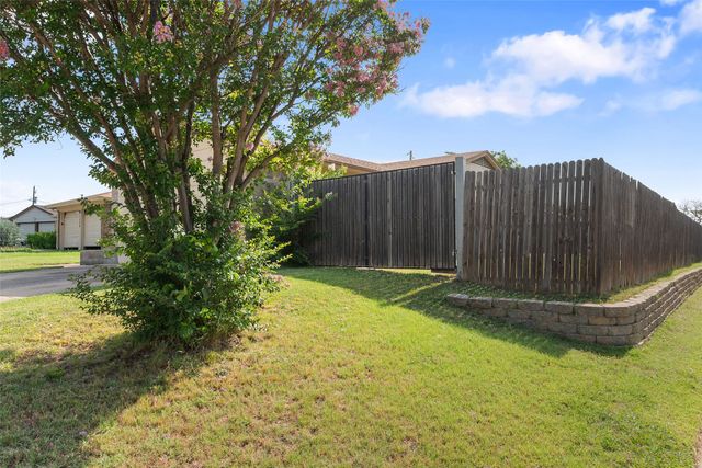 7200 Astoria Court, Watauga, TX 76148