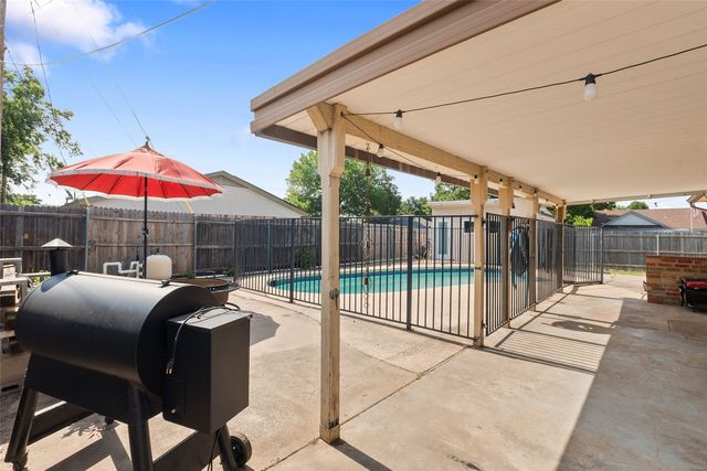 7200 Astoria Court, Watauga, TX 76148
