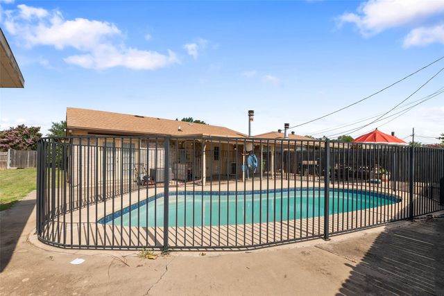 7200 Astoria Court, Watauga, TX 76148