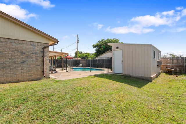 7200 Astoria Court, Watauga, TX 76148