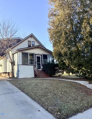 6025 N 35th STREET, Milwaukee, WI 53209