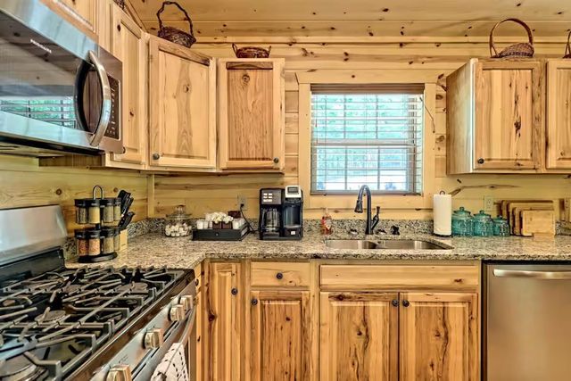 29 Carrolls Ridge, Murphy, NC 28906