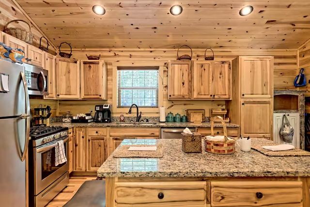 29 Carrolls Ridge, Murphy, NC 28906