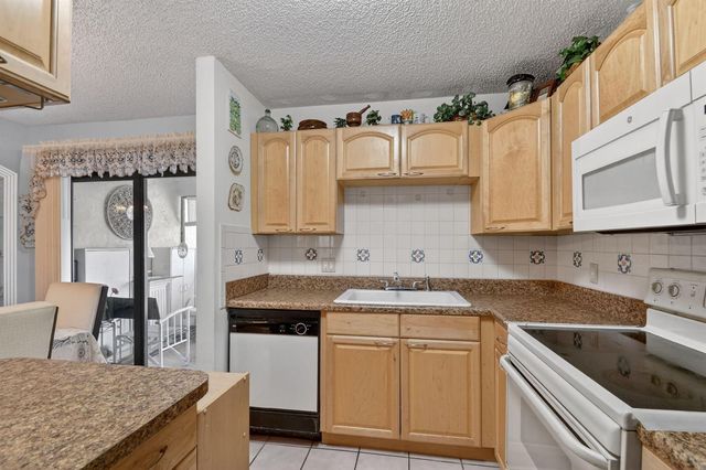 2730 Ida Way 16a, West Palm Beach, FL 33415