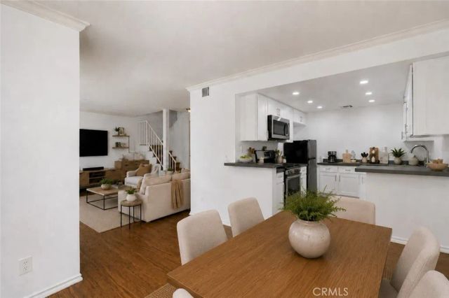 4511 Murietta Avenue 8, Sherman Oaks, CA 91423